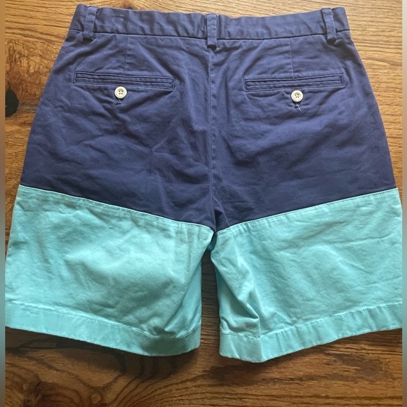 Vineyard Vines mens size 28 shorts! 97% cotton/3% spandex. Excellent condition! - Picture 2 of 6